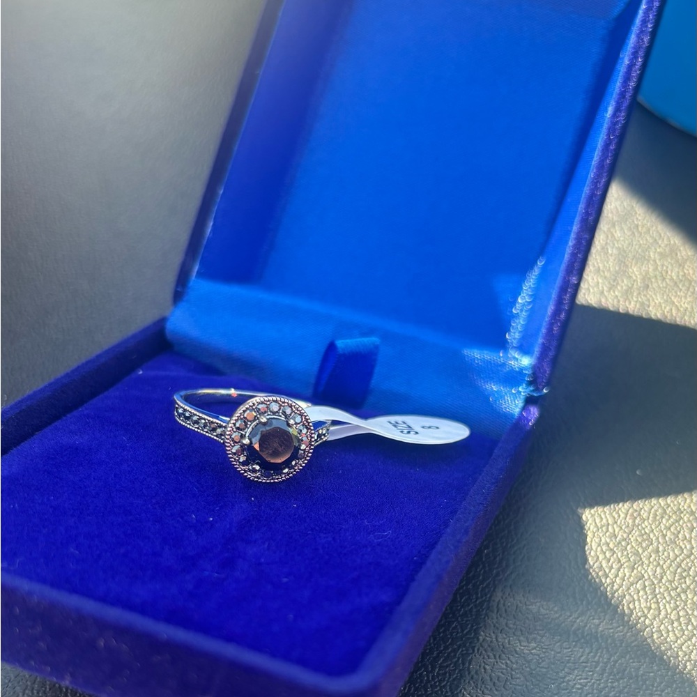 Elegant Gemstone Ring